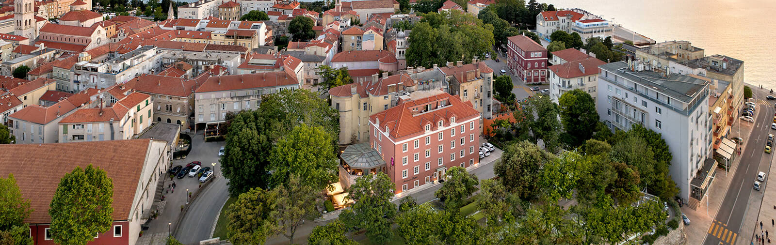 Hotel Bastion - Location